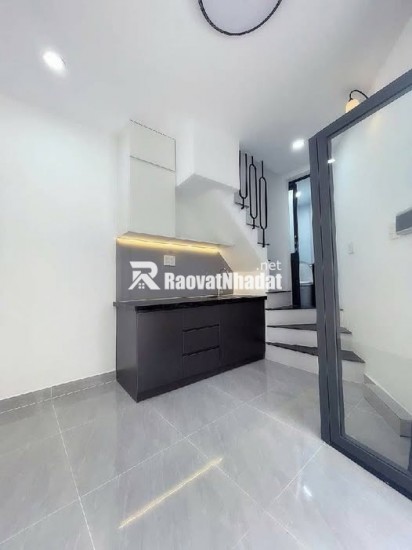 Tài chính hơn 2 tỷ, chọn gì ở Tân Bình?
 Nhà 3 tầng Âu Cơ
 1 trệt 2 lầu + sân thượng
 Tiện ích xung quanh đủ
 Sổ hồng riêng
 Mr Hải Từ